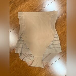 Honeylove Beige Superpower briefs Shapewear sz M